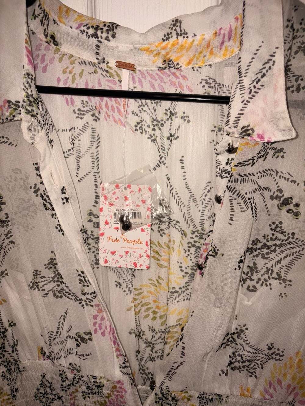 Free People - Picture 3 of 6